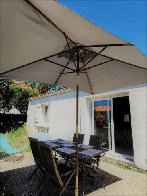 Agreable Maison Ensoleillee Avec Jardin Arbore Villa เลอ แชโตว์-โดเลรง ภายนอก รูปภาพ